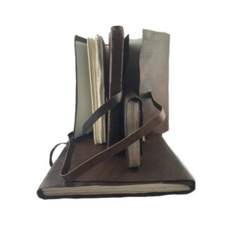 Diario in pelle “RUSTICO CON CARTA FATTA A MANO” chiusura con baltina e laccio