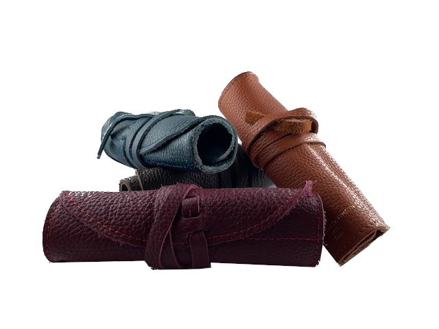 Porta penne in pelle – chiusura arrotolata con il laccio