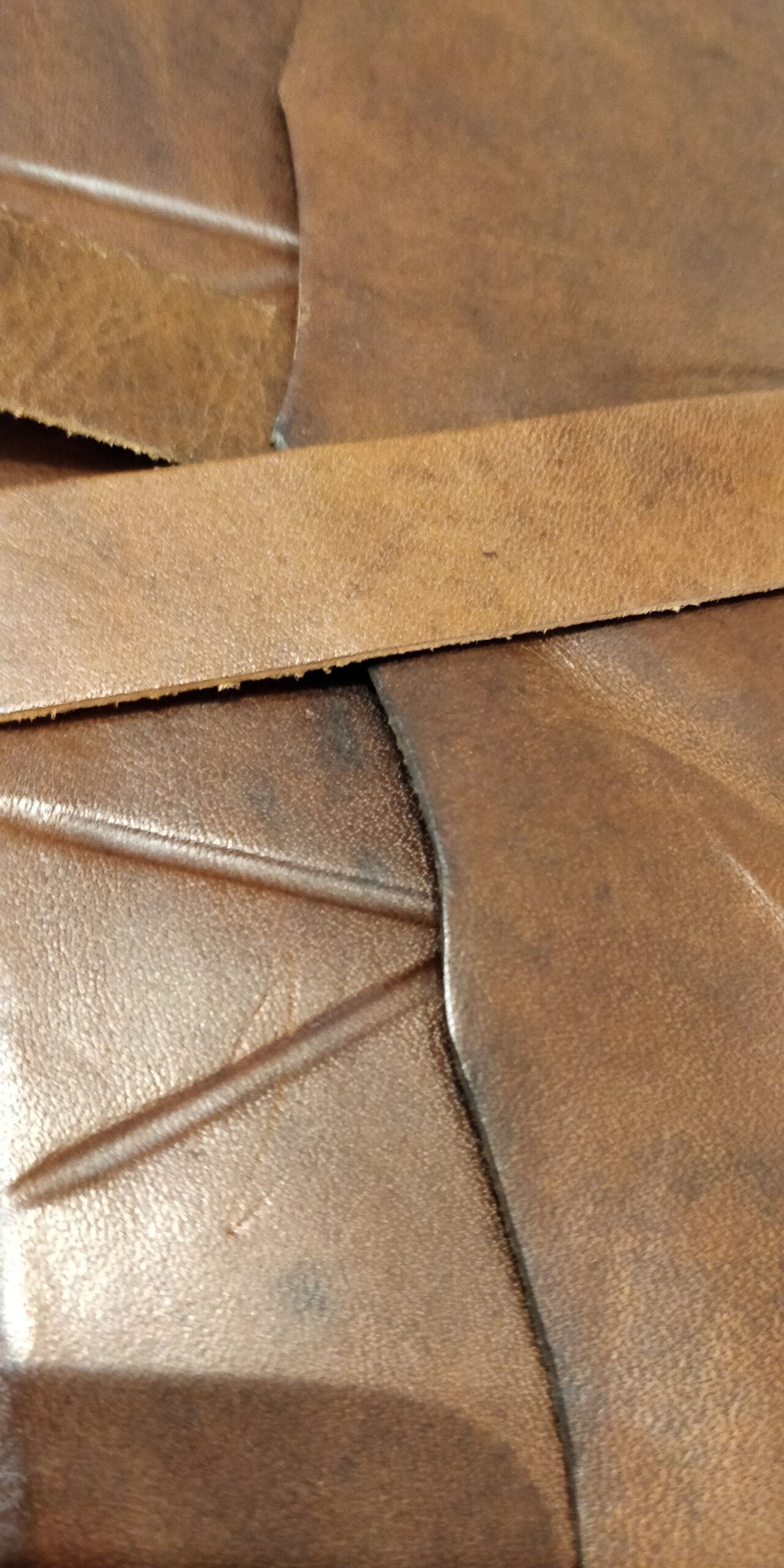 Libro firma in pelle “RUSTICO”– chiusura con baltina in pelle e laccio - Image 4