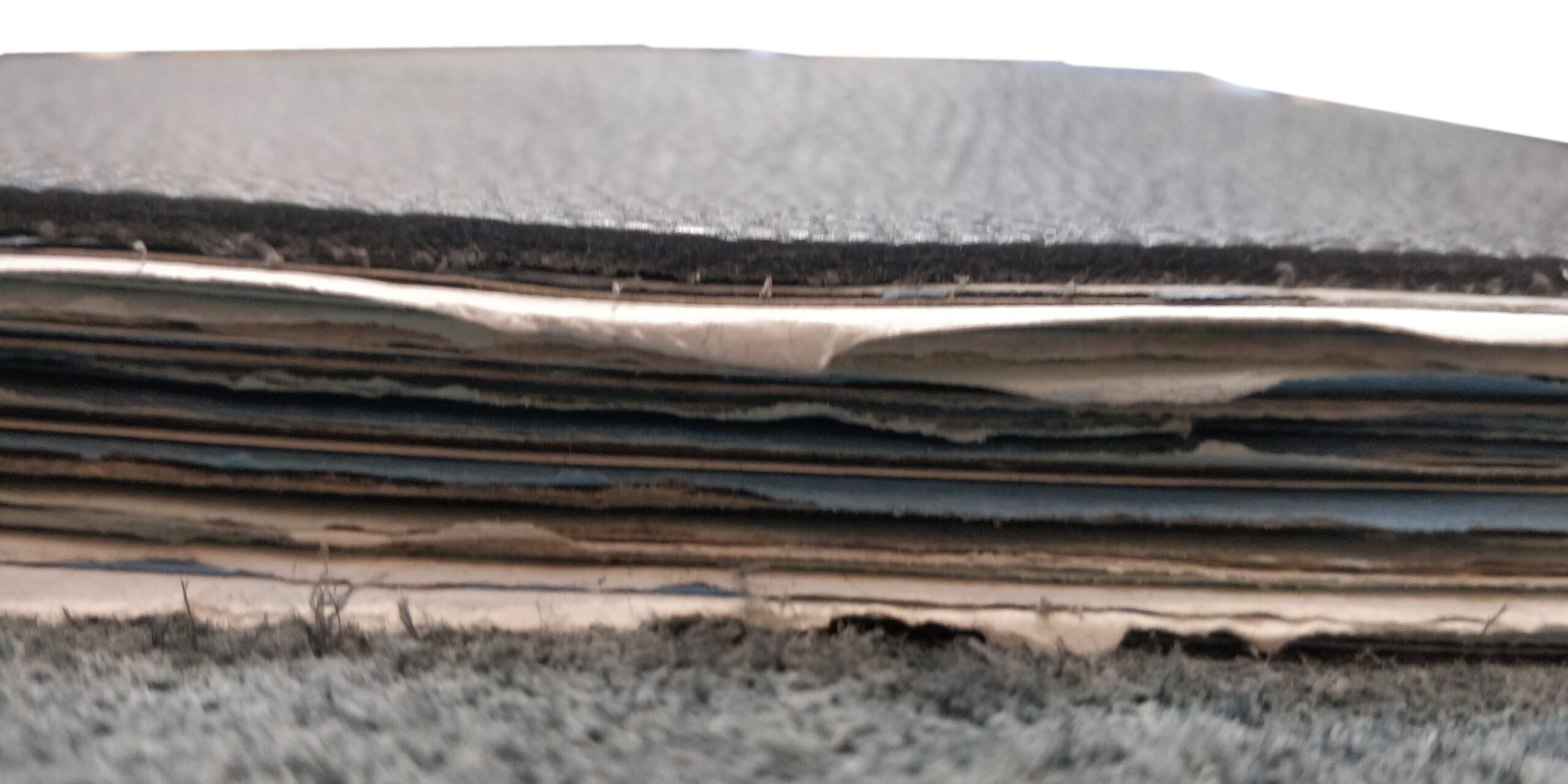 Diario in pelle “MICHELANGELO” – in carta semi-artigianale colorata, con orli sfrangiati a mano e quindi frastagliati. - immagine 10