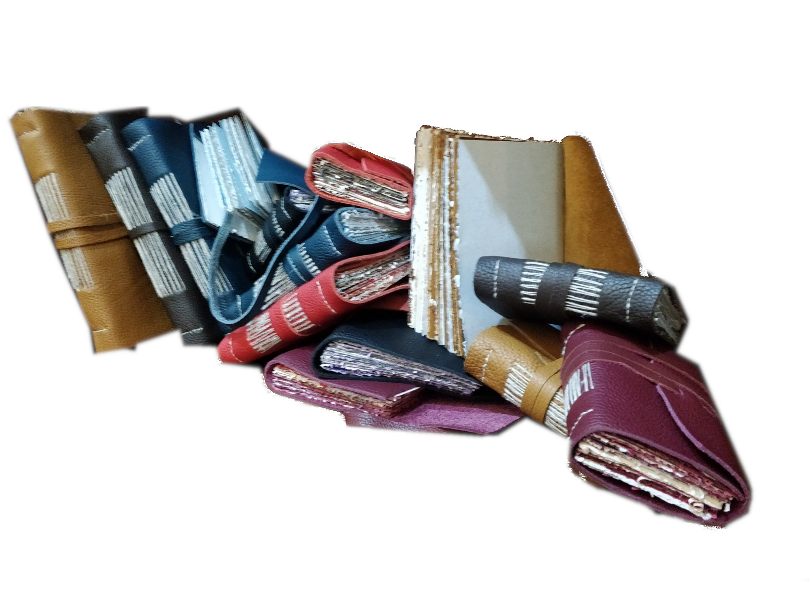 Diario in pelle “MICHELANGELO” – in carta semi-artigianale colorata, con orli sfrangiati a mano e quindi frastagliati. - immagine 26