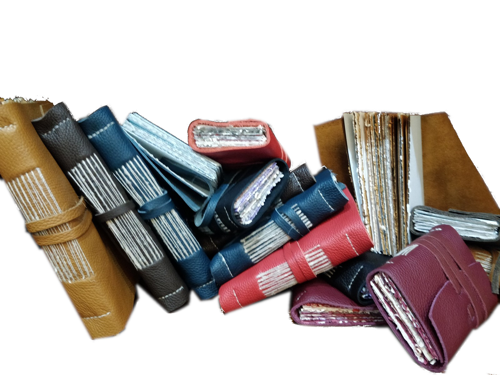 Diario in pelle “MICHELANGELO” – in carta semi-artigianale colorata, con orli sfrangiati a mano e quindi frastagliati. - immagine 23