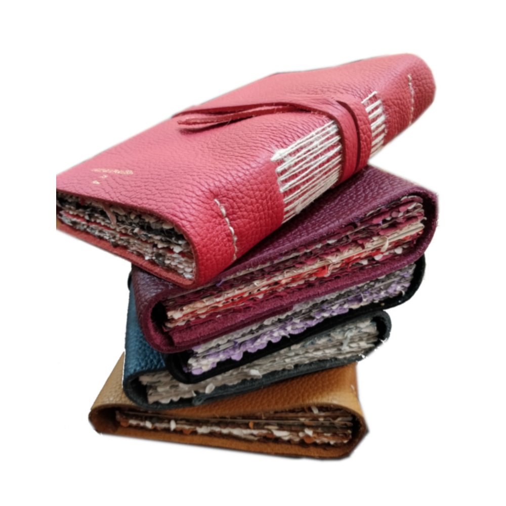 Diario in pelle “MICHELANGELO” – in carta semi-artigianale colorata, con orli sfrangiati a mano e quindi frastagliati. - immagine 3