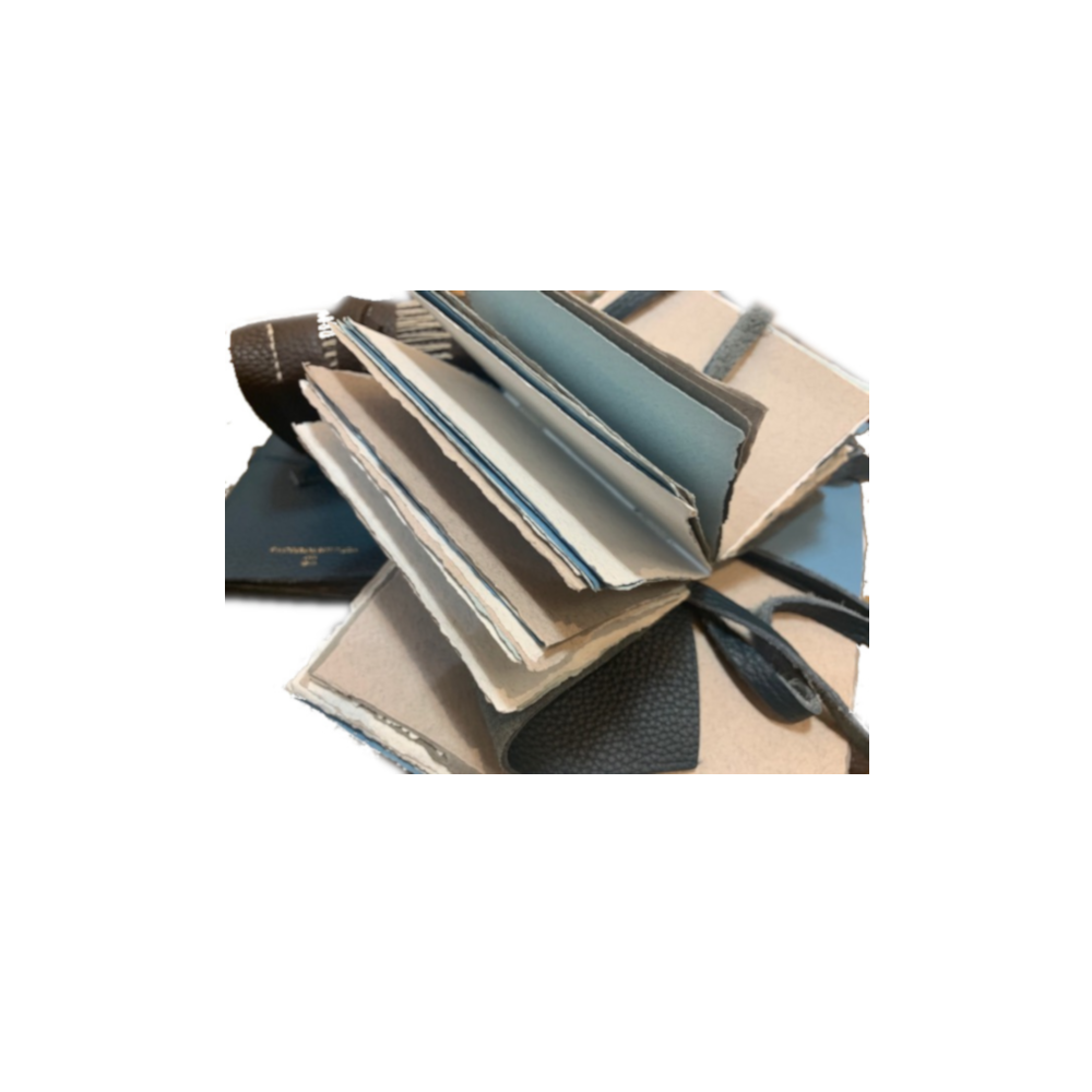 Diario in pelle “MICHELANGELO” – in carta semi-artigianale colorata, con orli sfrangiati a mano e quindi frastagliati. - immagine 17