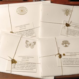 Confezione di Biglietti e Buste in Carta di Amalfi con stampa in oro (5 biglietti e 5 buste)